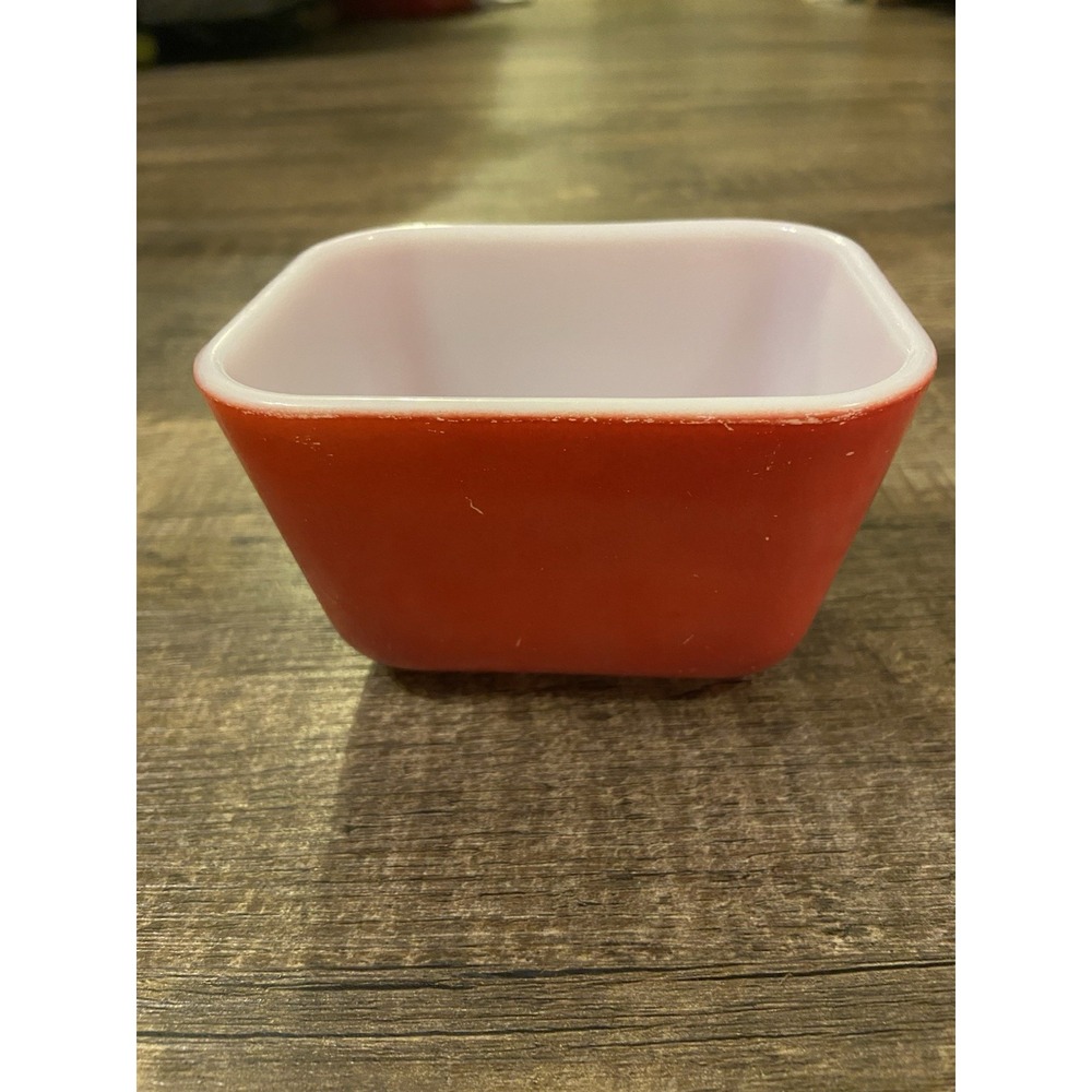 Pyrex Refrigerator Dish  red‎  VINTAGE 501 No Lid